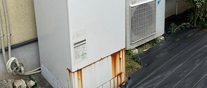 エコキュートの寿命と交換時期｜貯湯タンクやヒートポンプユニットの正しいメンテナンス方法や交換時期を解説